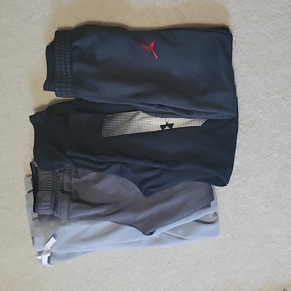 4 pairs of boy sweatpants